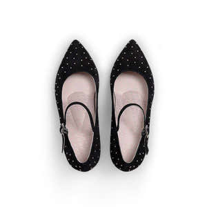 Daya Studs Black