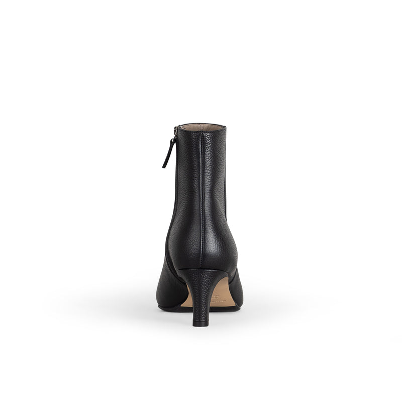 Fiorella Black