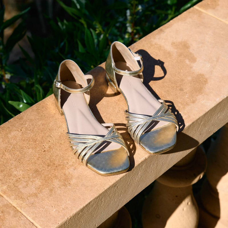 Annett Flat Gold