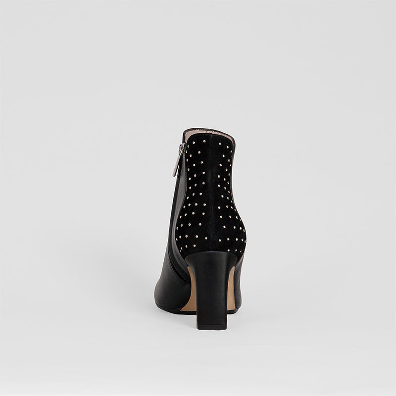 Mathilde Studs Black