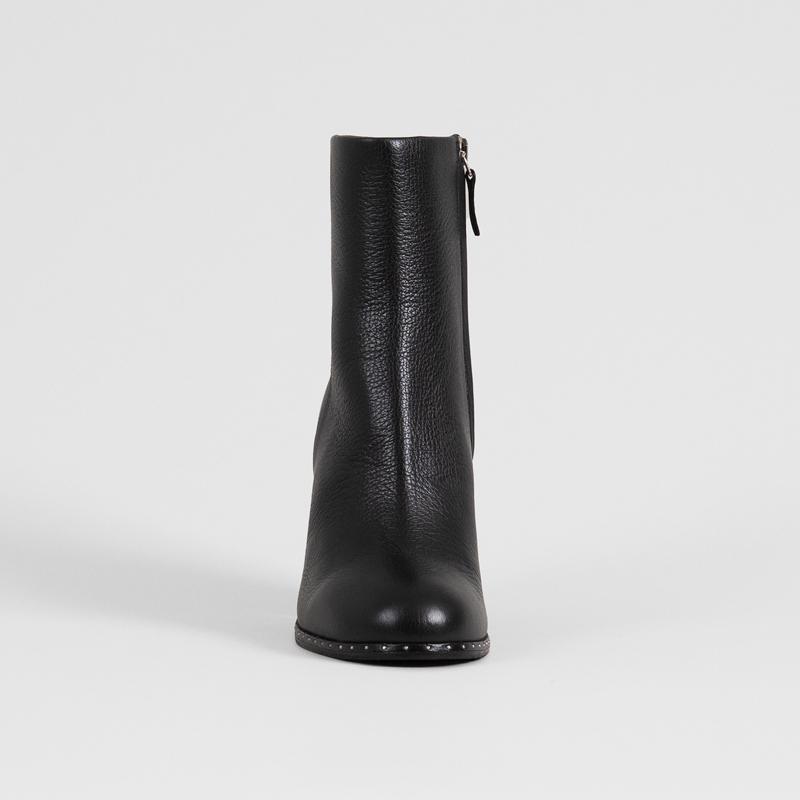Saga Black