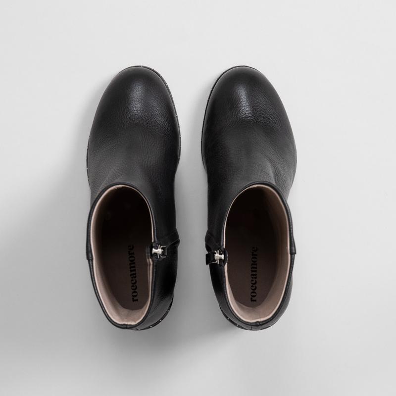 Saga Black